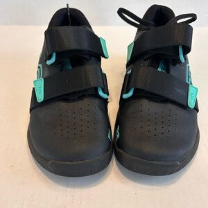 TYR Black and Teal Lifters